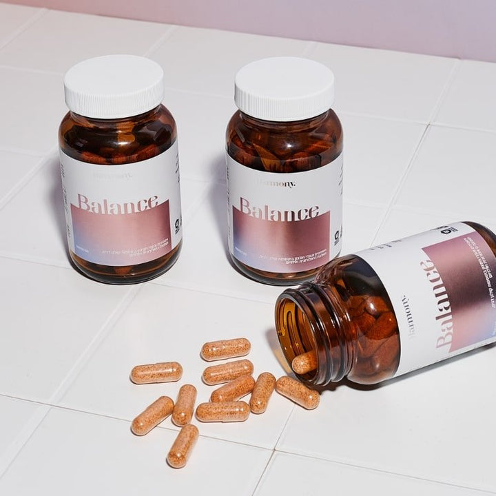 תוסף תזונה באלאנס לעור הפנים לגברים ונשים המורכב מ-100% חומרים טבעיים המכיל שילוב של ויטמינים ונוגדי חמצון